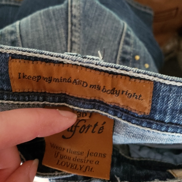 Low ride boot cut embellished jeans - Picture 4 of 7